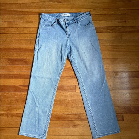 Hollister Light Blue Relaxed Straight Jeans - Picture 3 of 5